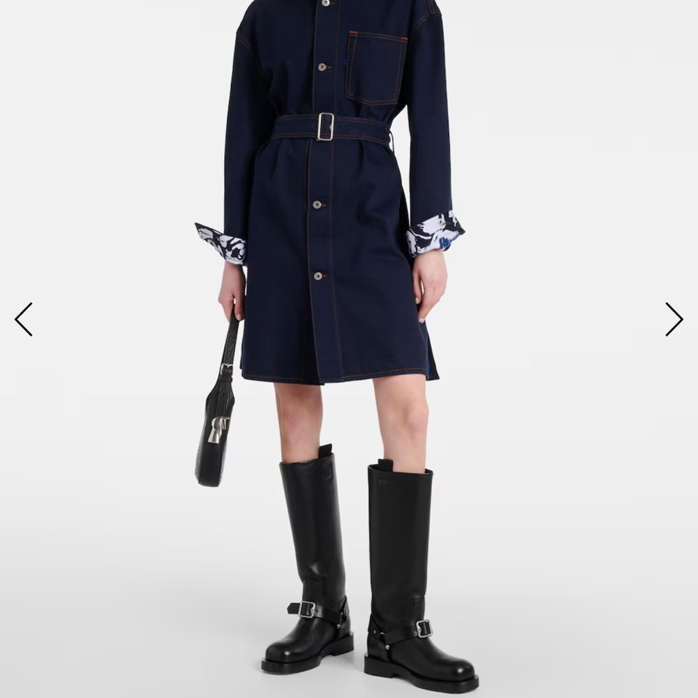 BURBERRY
Belted denim shirt dress